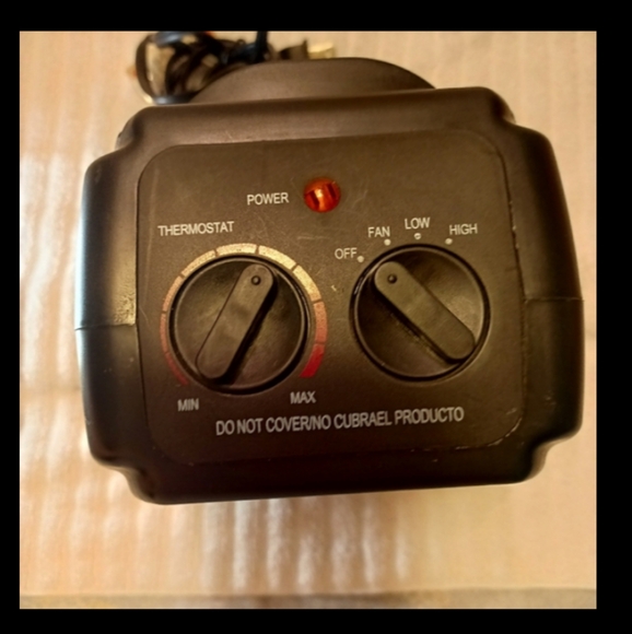 Small "Comfort Zone" electric heater. - Picture 7 of 9